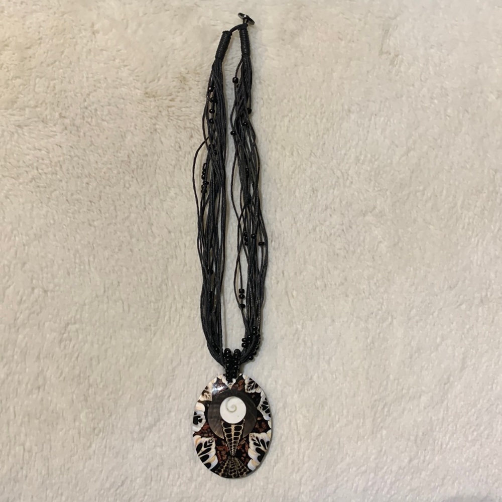 Shell & Black Rope Necklace - Picture 3 of 8
